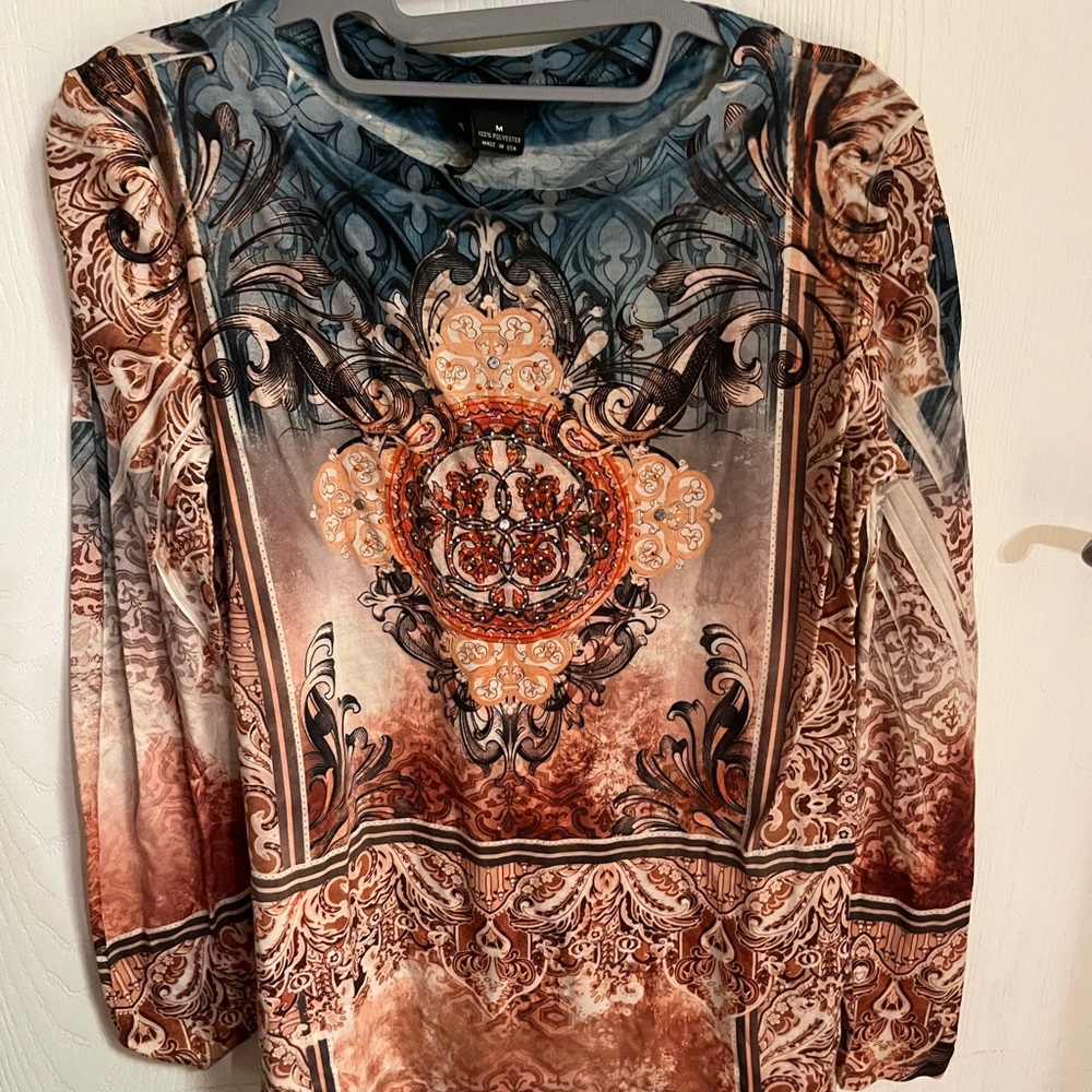 Ladies embellished knit top, size medium.